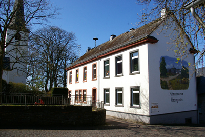 Gebäude des Heimatmuseums Alflen, in dem sich auch ein Kindergarten befindet