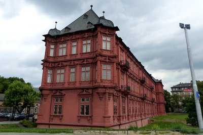 zu Römisch-Germanisches Zentralmuseum Mainz (geschlossen)