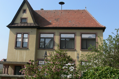 Altes Schulhaus von 1904, in dem sich das Zigarrenfabrikmuseum befindet