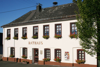 Rathaus der Gemeinde Holzappel, in dem sich das Heimat- und Bergbaumuseum Esterau befindet