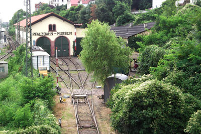 Das Pfalzbahnmuseum ist im und um den alten Lokschuppen hinter dem Hauptbahnhof Neustadt beheimatet